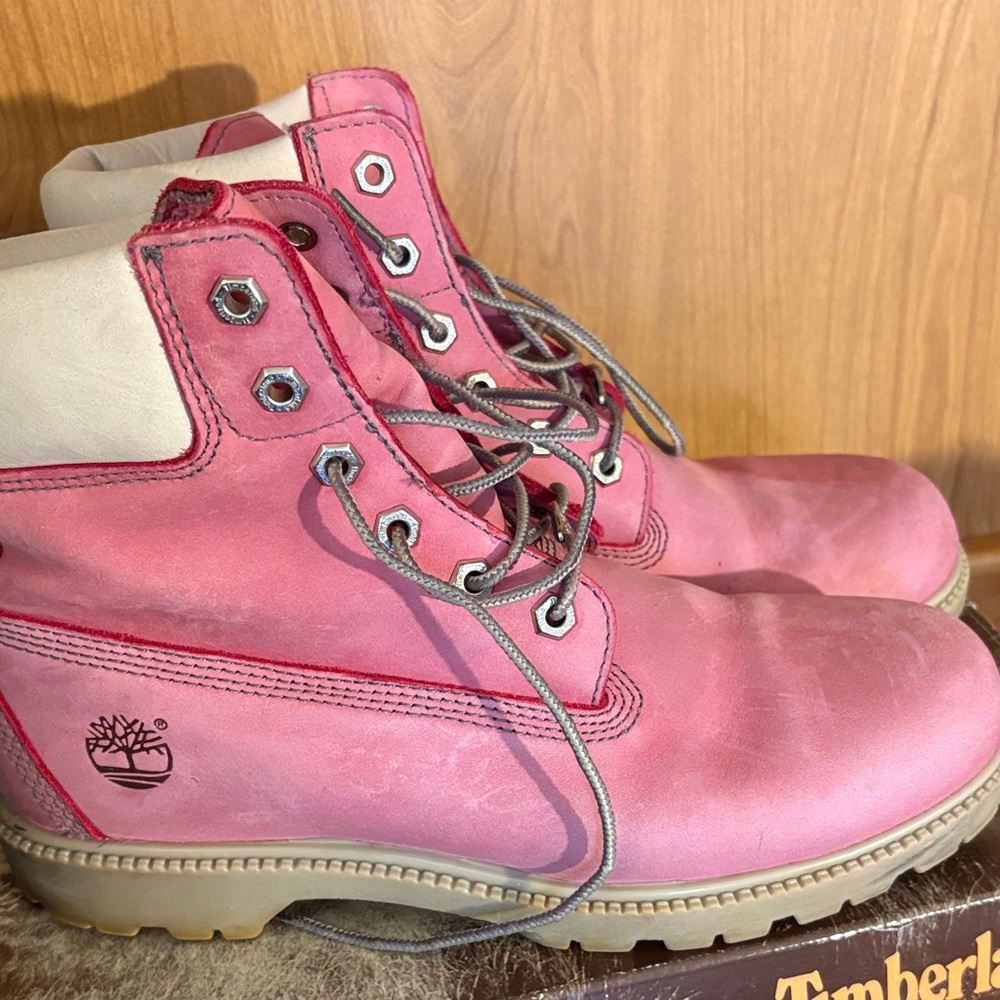 Timberland Pink and White Boots - Picture 4 of 5